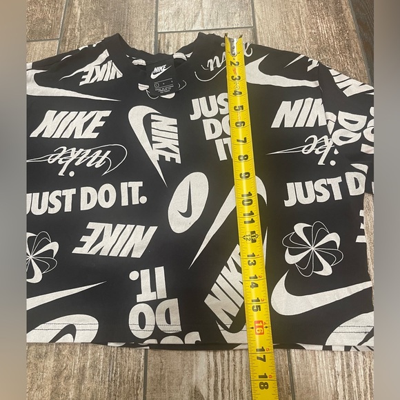 NIKE SPORTSWEAR ESSENTIAL CROPPED TEE Women’s Size L Black/White - Picture 7 of 7